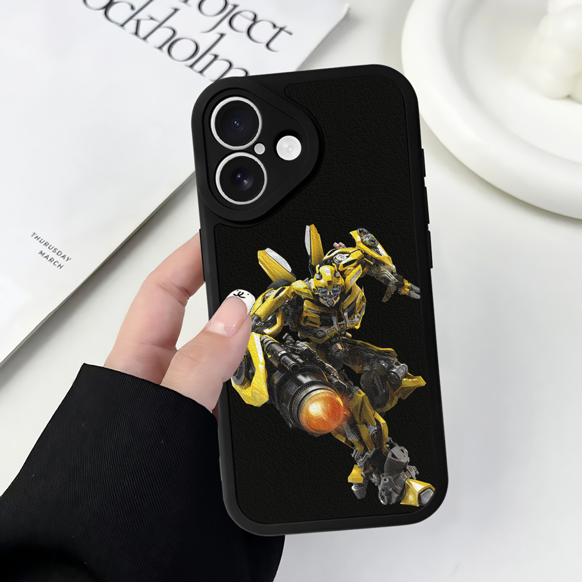 （画像用） Transformers トランスフォーマー 【iPhone 16シリーズ対応】シリコンスマホケース（レザー調） 材質：シリコン